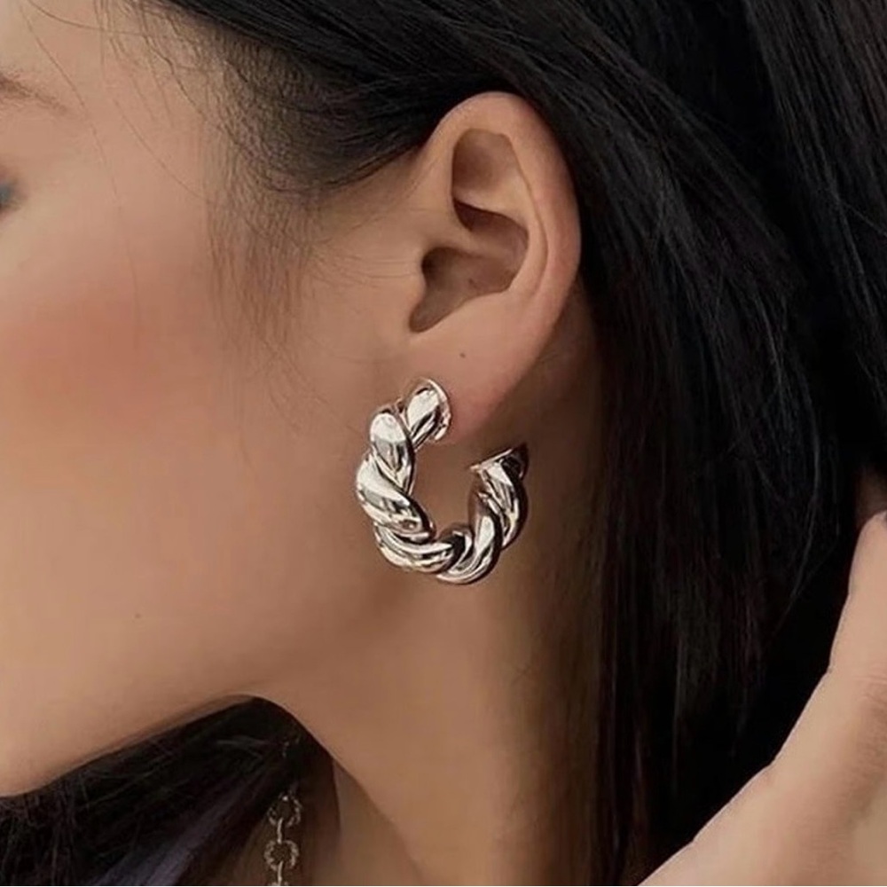 NEW Silver Twisted Chunky Style Hoop Earrings